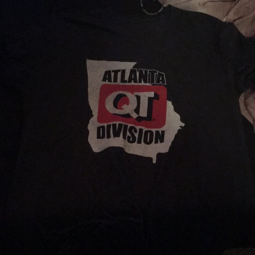 Graphic travel t-shirt